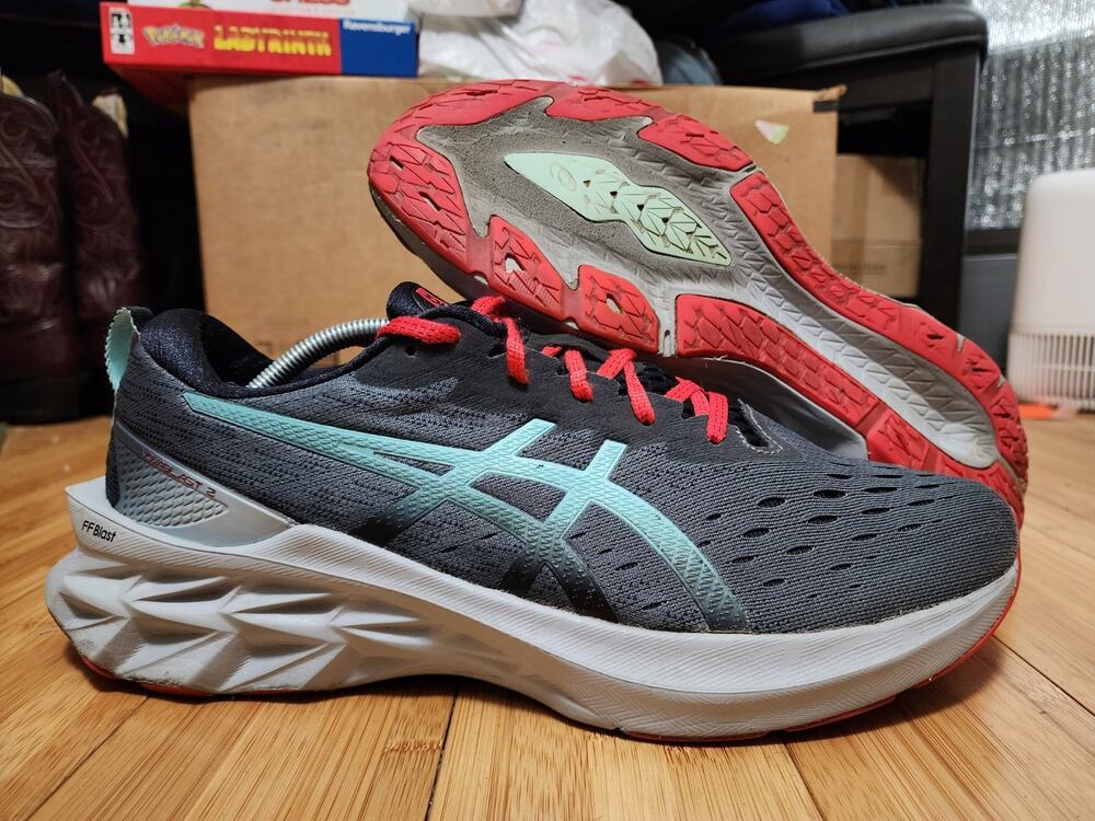 Asics Mens Novablast 2 1011B192 Gray Running Shoes Sneakers Size 12 Gym Workout